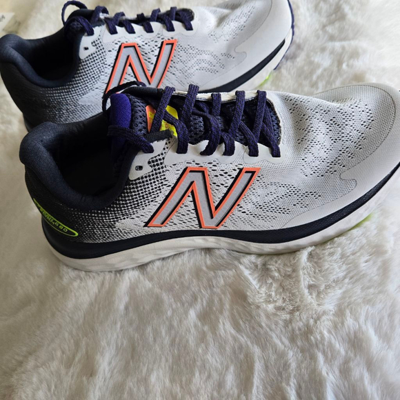 EUC Women's New Balance Fresh Foam 680 Running Shoes size 8.5 W680LW7 - Picture 2 of 14